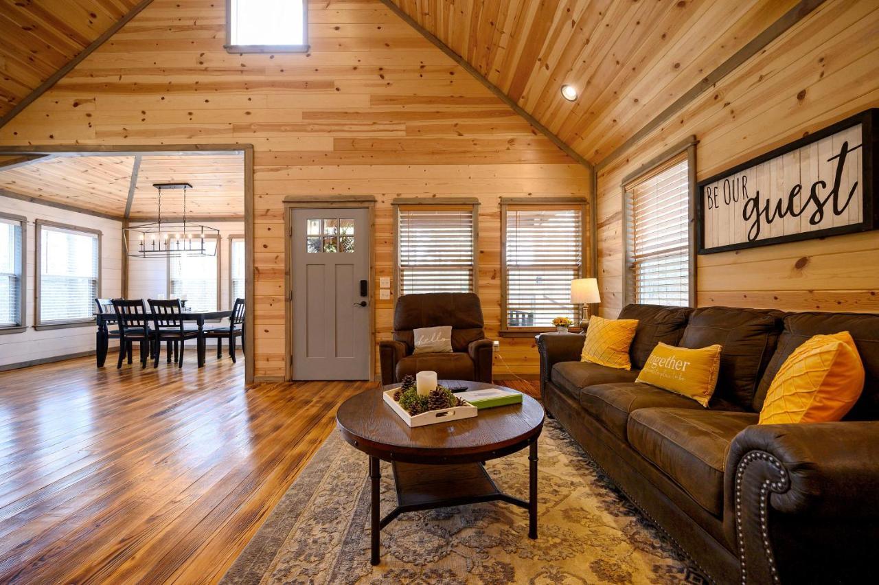 Convenient Romantic Hot Tub Bbq 3-Night Special! Broken Bow Exterior photo
