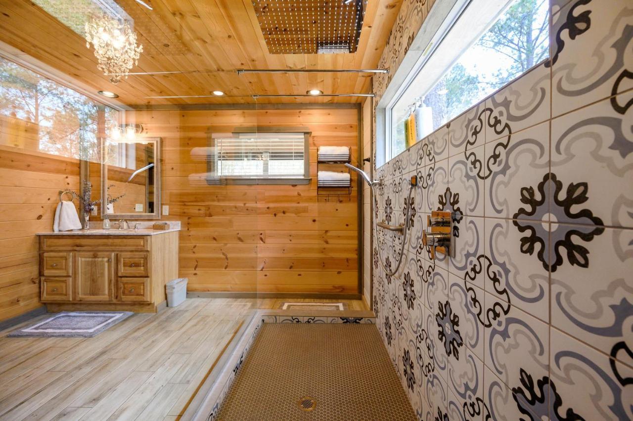 Convenient Romantic Hot Tub Bbq 3-Night Special! Broken Bow Exterior photo