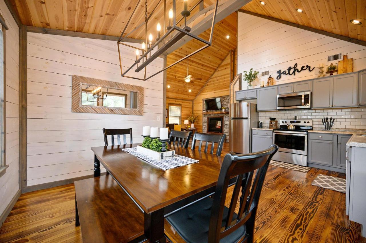 Convenient Romantic Hot Tub Bbq 3-Night Special! Broken Bow Exterior photo