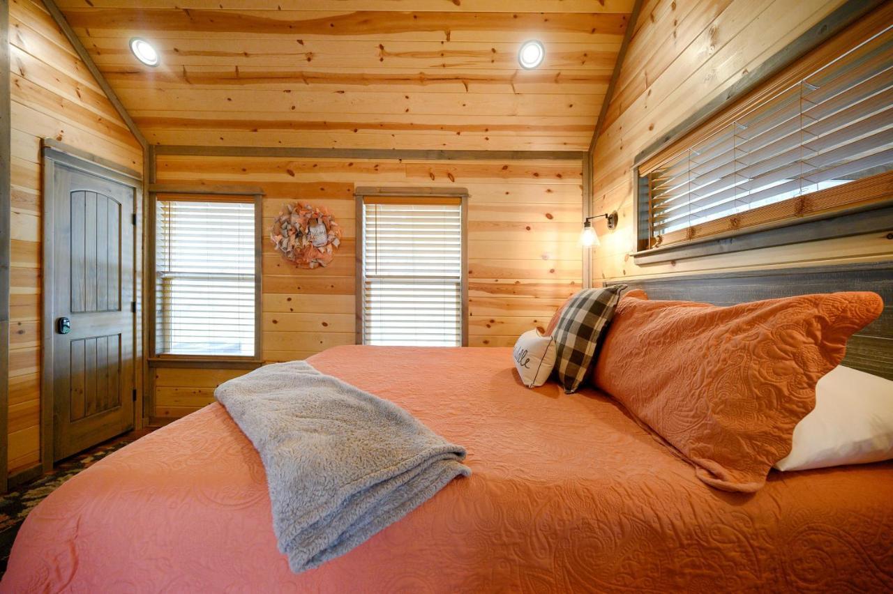 Convenient Romantic Hot Tub Bbq 3-Night Special! Broken Bow Exterior photo