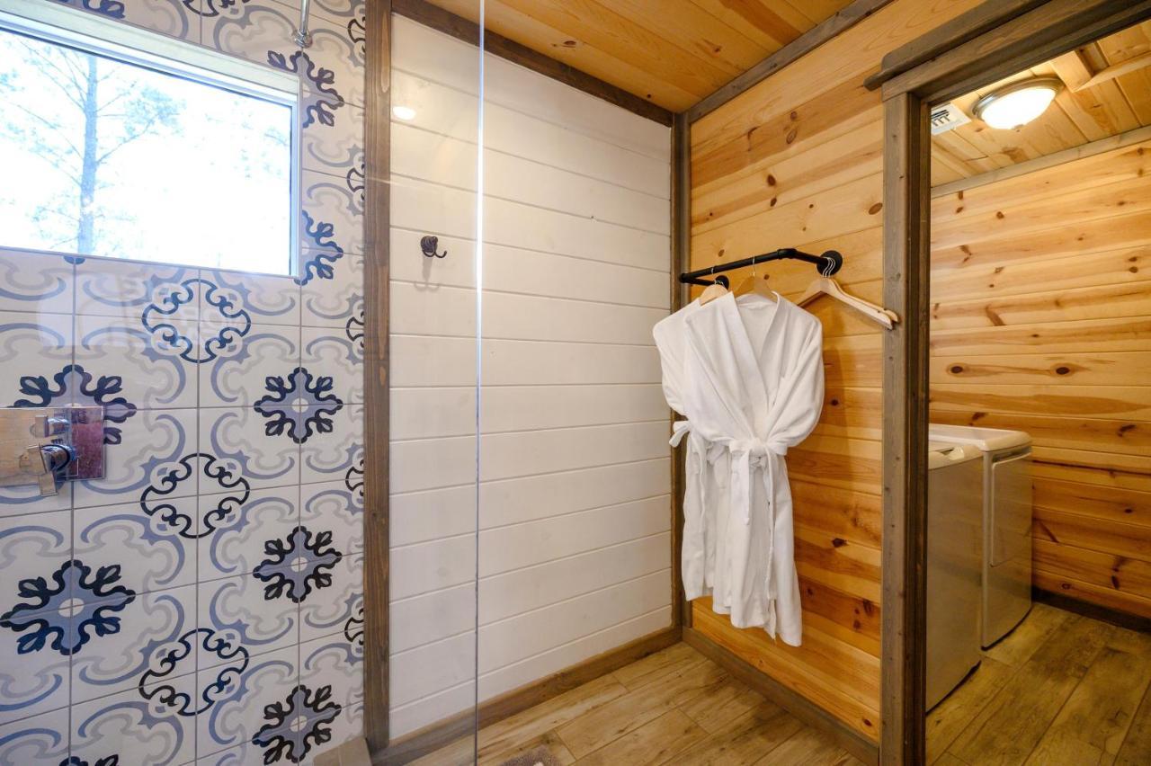 Convenient Romantic Hot Tub Bbq 3-Night Special! Broken Bow Exterior photo