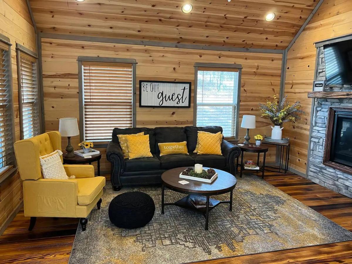 Convenient Romantic Hot Tub Bbq 3-Night Special! Broken Bow Exterior photo